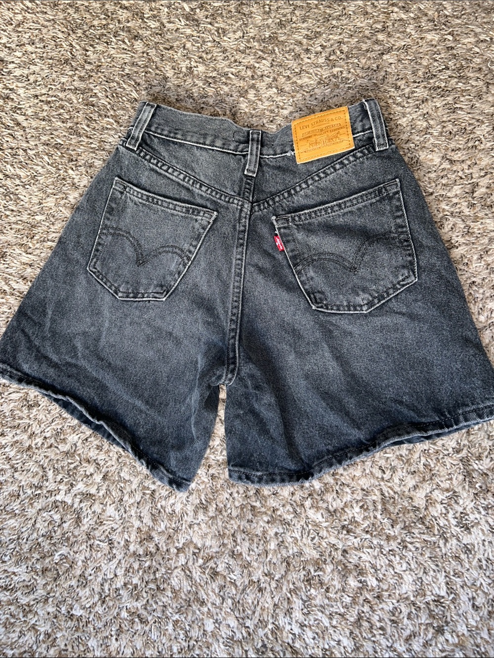 Levi’s High Baggy Shorts Black Denim - Women’s 26 - Picture 4 of 6